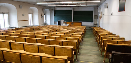 Ohne Lehrkräfte keine Vorlesungen: Verträge zur Neueinstellung o...