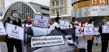 Demonstration auf dem Berliner Alexanderplatz gegen bundesweite ...