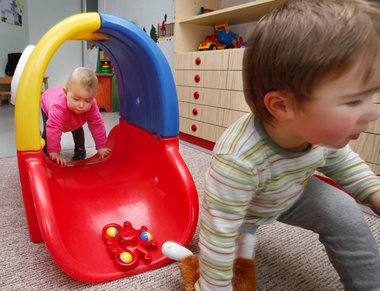 Insbesondere Kleinkinder werden in der BRD viel zu wenig geförde... Insbesondere Kleinkinder werden in der BRD viel zu wenig geförde...
