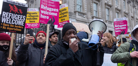 »Geflüchtete willkommen«: Protest in London gegen die Regierungs...