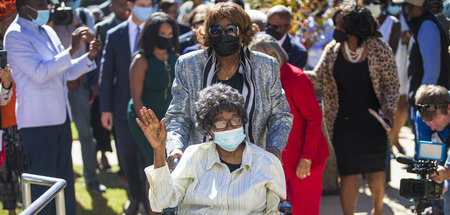 Claudette Colvin vor dem Jugendgericht in Montgomery, um den spä...