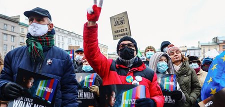 »Freie Medien, freie Menschen, freies Land«: Demonstration gegen...