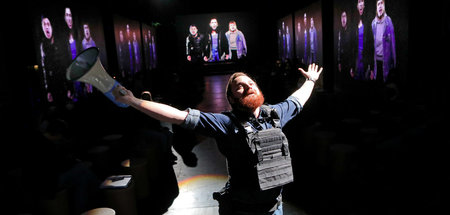 Immer feste druff: Philipp Noack als begeisterter Prügelbulle in...