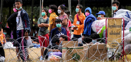 Vor den Gefechten geflohen: Temporäre Bleibe im thailändischen M...