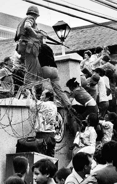 Kollaborateure auf der Flucht in die US-Botschaft in Saigon (29.... Kollaborateure auf der Flucht in die US-Botschaft in Saigon (29....