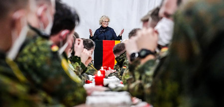 »Eskalationsgeheul der Bundesregierung«: Kriegsministerin Christ...
