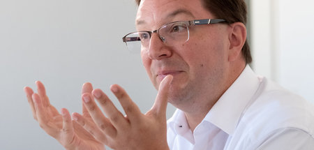 Wittert Antisemitismus bei Juden, die nicht seiner Meinung sind:...