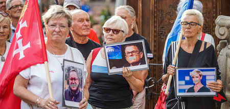 Protest gegen Attacken der polnischen Regierung auf die Privatse... Protest gegen Attacken der polnischen Regierung auf die Privatse...