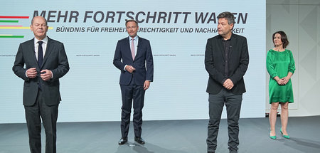 Regierung der Konzerne: Das Bundeskabinett arbeitet an der Verar...