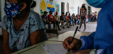 Warten auf die Impfung: Schulpersonal in Caracas am 4. September
