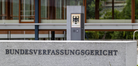 Bügelt grobe Schnitzer deutscher Politik ab und zu gerade: Das B... Bügelt grobe Schnitzer deutscher Politik ab und zu gerade: Das B...