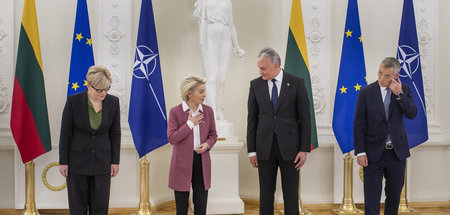 Zum Appell: Premierministerin von Litauen Ingrida Simonyte (l.)