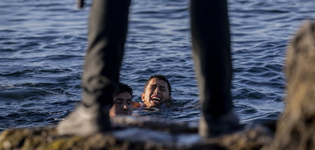 Die EU lässt im Mittelmeer Menschen ertrinken: Ein spanischer So...