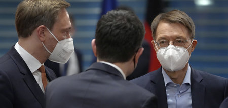 In der Bundesregierung könnte die Impfpflicht zur ersten Belastu...