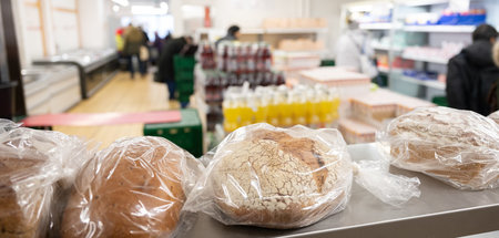 Zwei Millionen Menschen in der BRD müssen fast täglich zur Tafel...