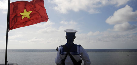 Ein vietnamesischer Soldat auf der Spratly-Insel Thuyen Chai. Im...