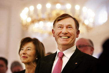 Alles fürs Vaterland: Bundespräsident Horst Köhler mit seiner Ga...