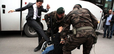 Erdogan-Berater Yusuf Yerkel tritt auf protestierenden Bergarbei...