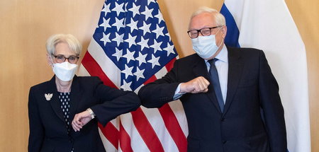 Russlands Vizeaußenminister Sergej Rjabkow mit seiner US-Amtskol...