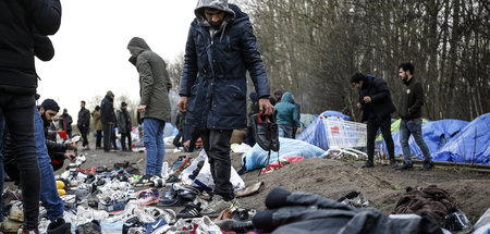 Auf der Suche: Geflüchtete im Camp nahe Dunkirk (Dunkirk, 2.1.20...
