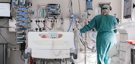 Arbeiten am Limit: Beschäftigte in Krankenhäusern sollen jetzt n... Arbeiten am Limit: Beschäftigte in Krankenhäusern sollen jetzt n...