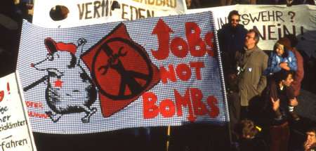 Rüstungskonversion ist in der Friedensbewegung ständiges Thema. ...