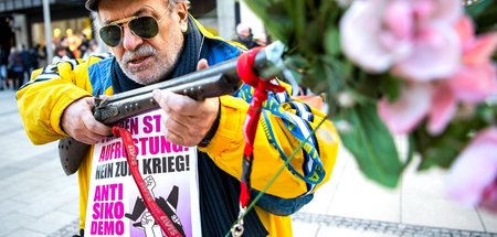 Nein zum Krieg! Im Februar wieder auf die Straße gegen die Unsic...