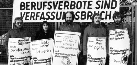Protest gegen den Ausschluss aus dem öffentlichen Dienst – Opfer...