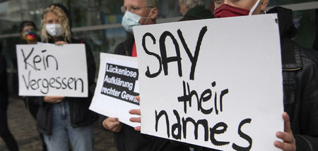 Die Suche nach den Hintermännern geht weiter: Demonstration für ... Die Suche nach den Hintermännern geht weiter: Demonstration für ...