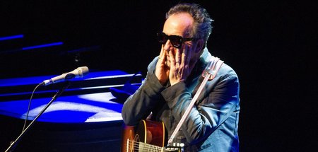Holt textlich gern weit aus: Elvis Costello