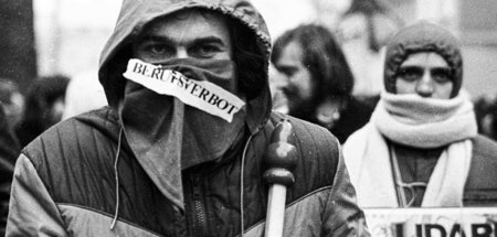 Auf einer Großdemonstration gegen den »Radikalenerlass« (Dortmun...