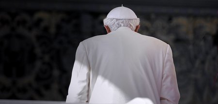 Neuerdings auf drastische Weise bewiesen: Päpste sind fehlbar (B... Neuerdings auf drastische Weise bewiesen: Päpste sind fehlbar (B...