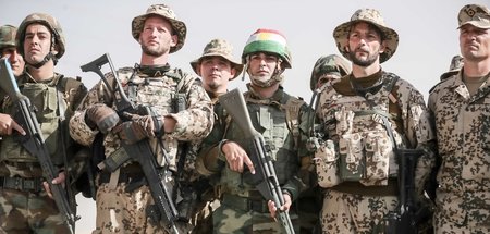 Bundeswehr-Soldaten und kurdische Peschmerga in Erbil (September...