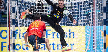 Man sah es nicht, aber er gähnte dabei: Schwedens Keeper Andreas...