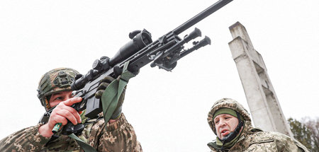 Reservisten der ukrainischen Streitkräfte bei einem Manöver in d...