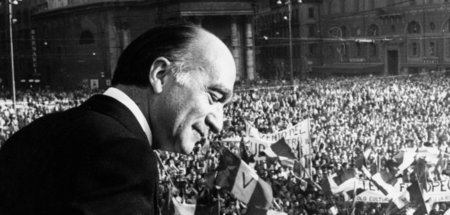 Konnte nach Kriegsende ungestört eine faschistische Partei mit M...
