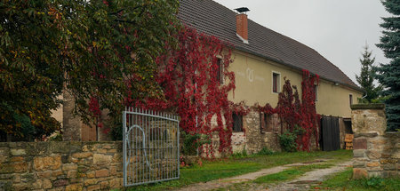 Bastion und Anlaufstelle der Rechten in der BRD: Das Rittergut S...