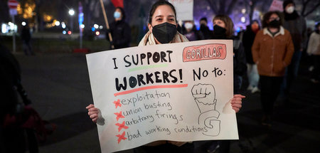 Solidaritätsdemonstration für die streikenden Kurierfahrer bei G... Solidaritätsdemonstration für die streikenden Kurierfahrer bei G...