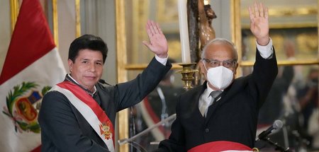 Präsident Castillo (l.) mit seinem neuen Kabinettschef Aníbal To...