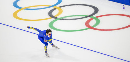 Hat er nicht nötig: Der schwedische Eisschnelläufer Nils van der...