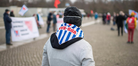 Kundgebung der VVN-BdA vor dem Berliner Reichstag (16.12.2020)
