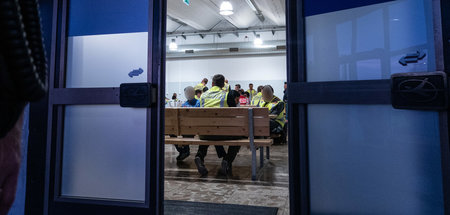 Gewaltvoller Akt: Abschiebung von afghanischen Geflüchteten am F...