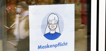 Zum Schutz vor Corona- und anderen Viren werden Masken weiter ge...