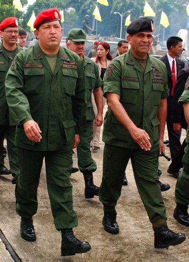 Chávez am Wochenende bei einer Militärparade in Caracas Chávez am Wochenende bei einer Militärparade in Caracas