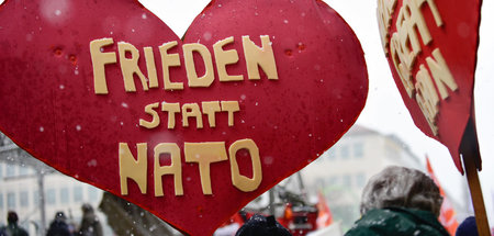 Aktueller denn je: Protest gegen die NATO-Kriegstreiberei am Ran...