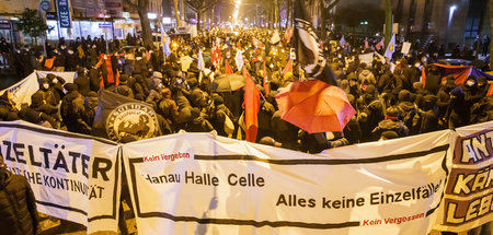 »Alles keine Einzelfälle«: Demo anlässlich des ersten Jahrestags...