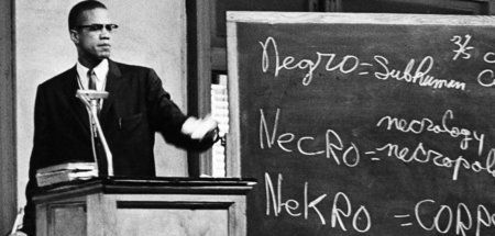 Vor der Tafel: Malcolm X analysiert den Begriff »Negro« während ...