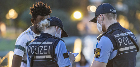 Institutioneller Rassismus zeigt sich auch am Umgang der Justiz ...