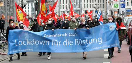 Aktueller denn je: Demonstranten fordern beim Ostermarsch einen ...