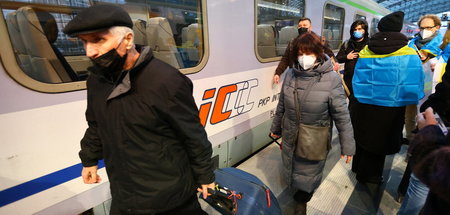 Ankunft ukrainischer Flüchtlinge am Berliner Hauptbahnhof (27.2....
